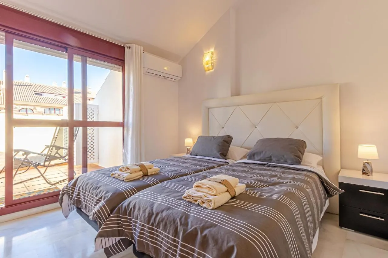 Apartment 797 Holiday Rentals -Lujoso Atico Duplex En El Centro De Benalmadena Spain
