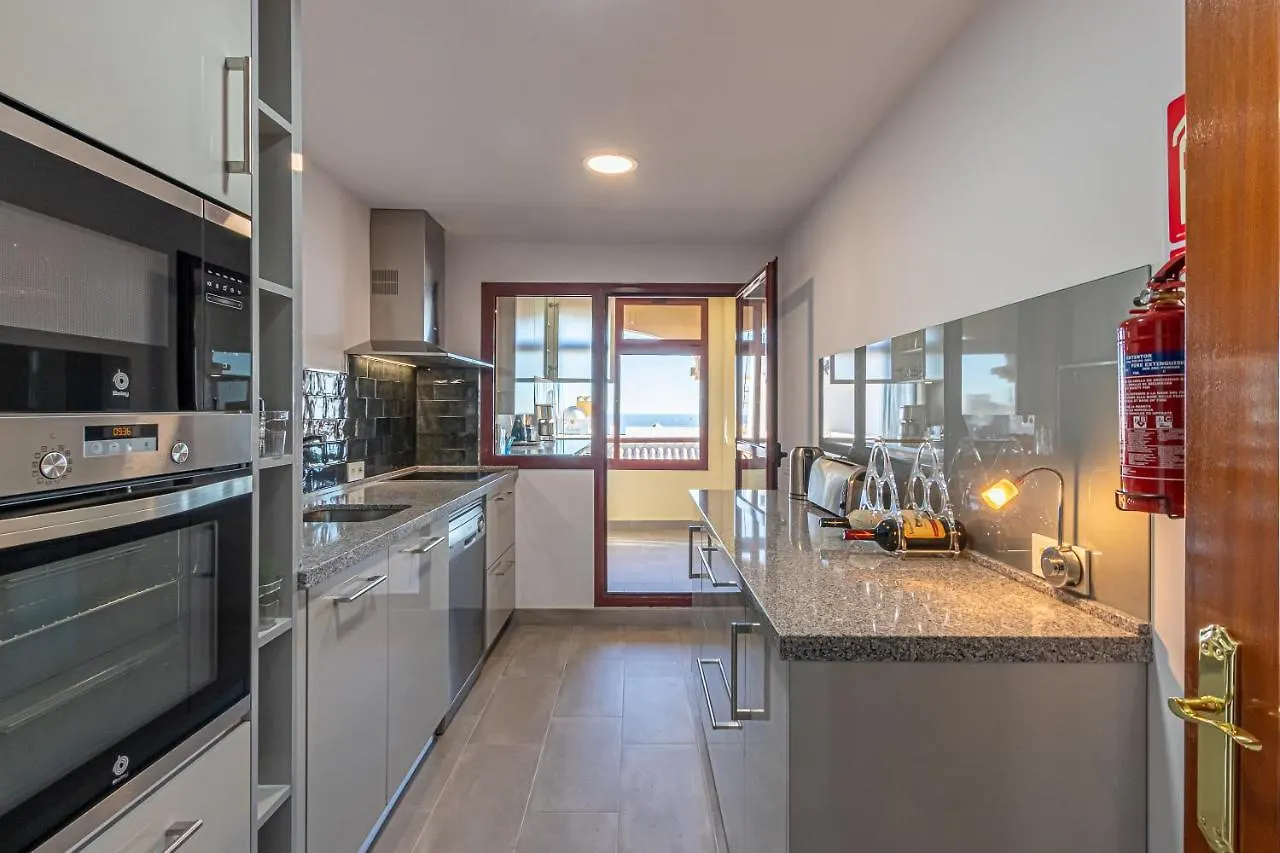 797 Holiday Rentals -Lujoso Atico Duplex En El Centro De Benalmadena 0*,